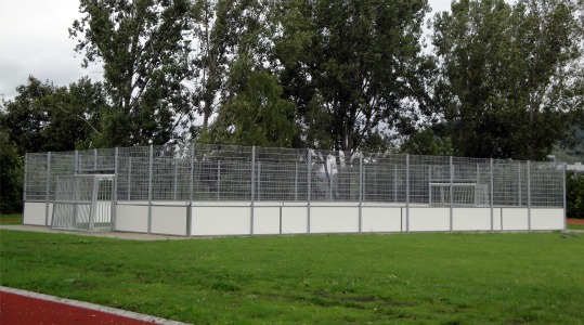 Regelschule Bolzkäfig