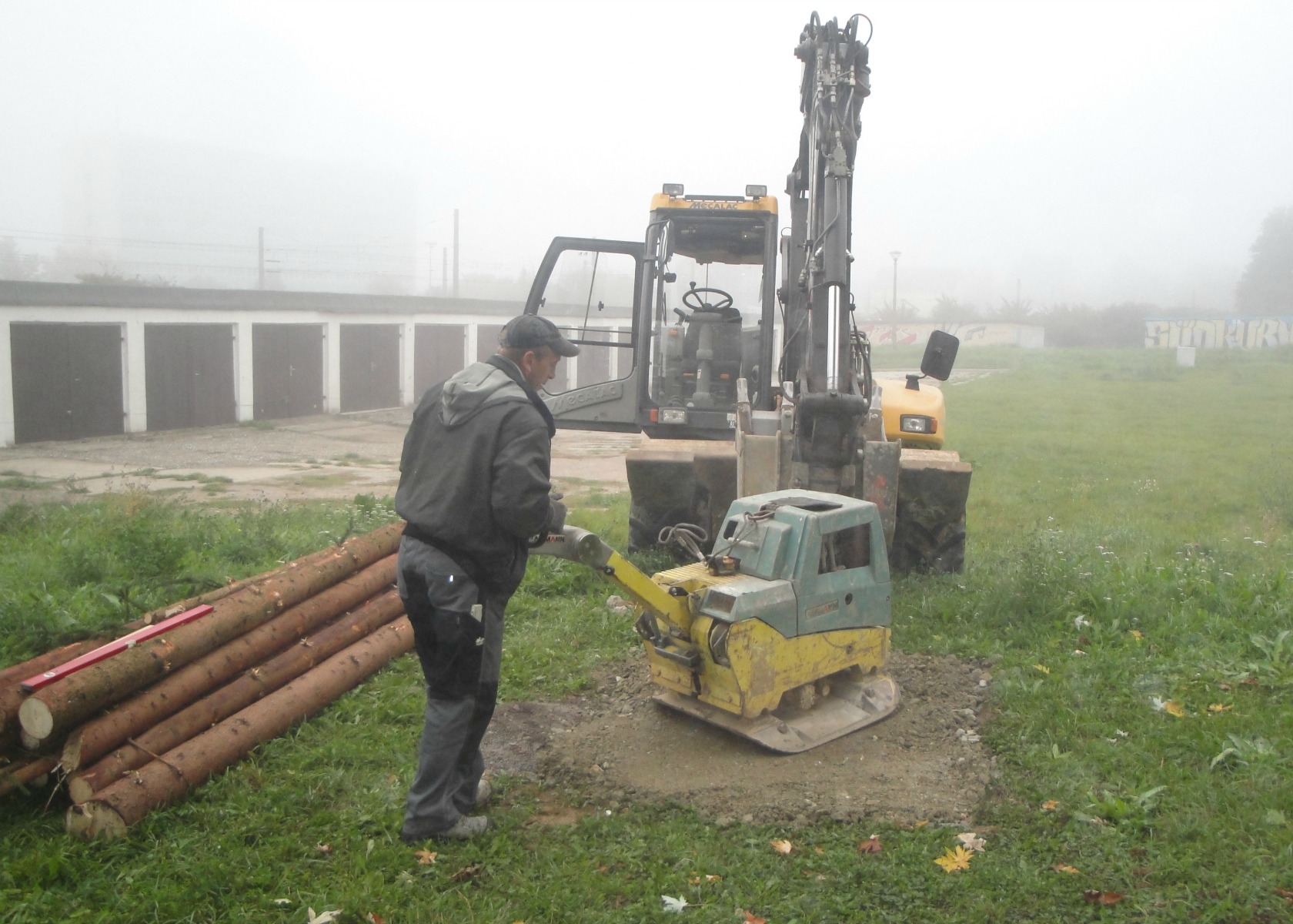 Jena Winzerla. Fundament für Lehmbackofen 27.09.13