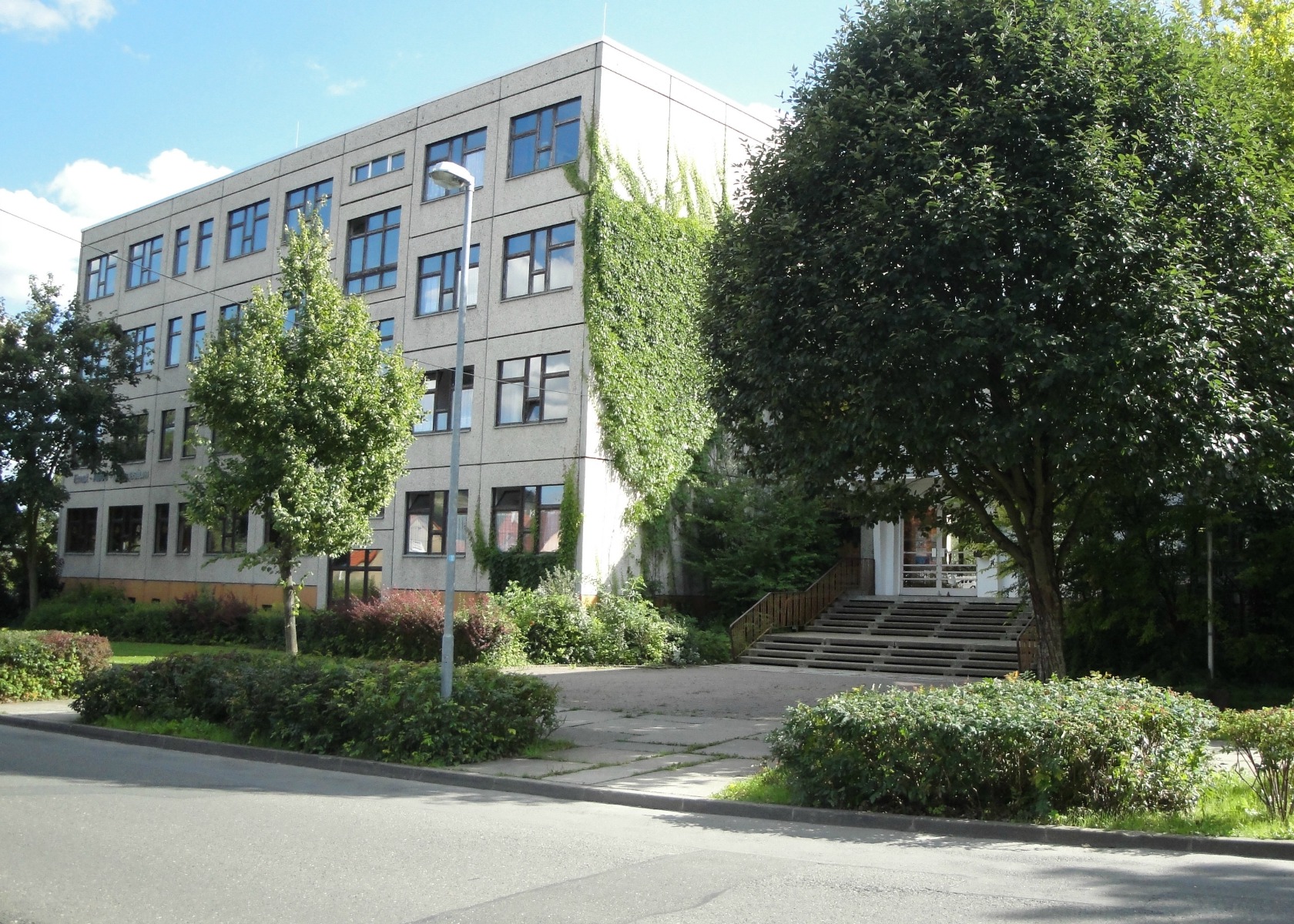 Jena Winzerla. Ernst-Abbe-Gymnasium