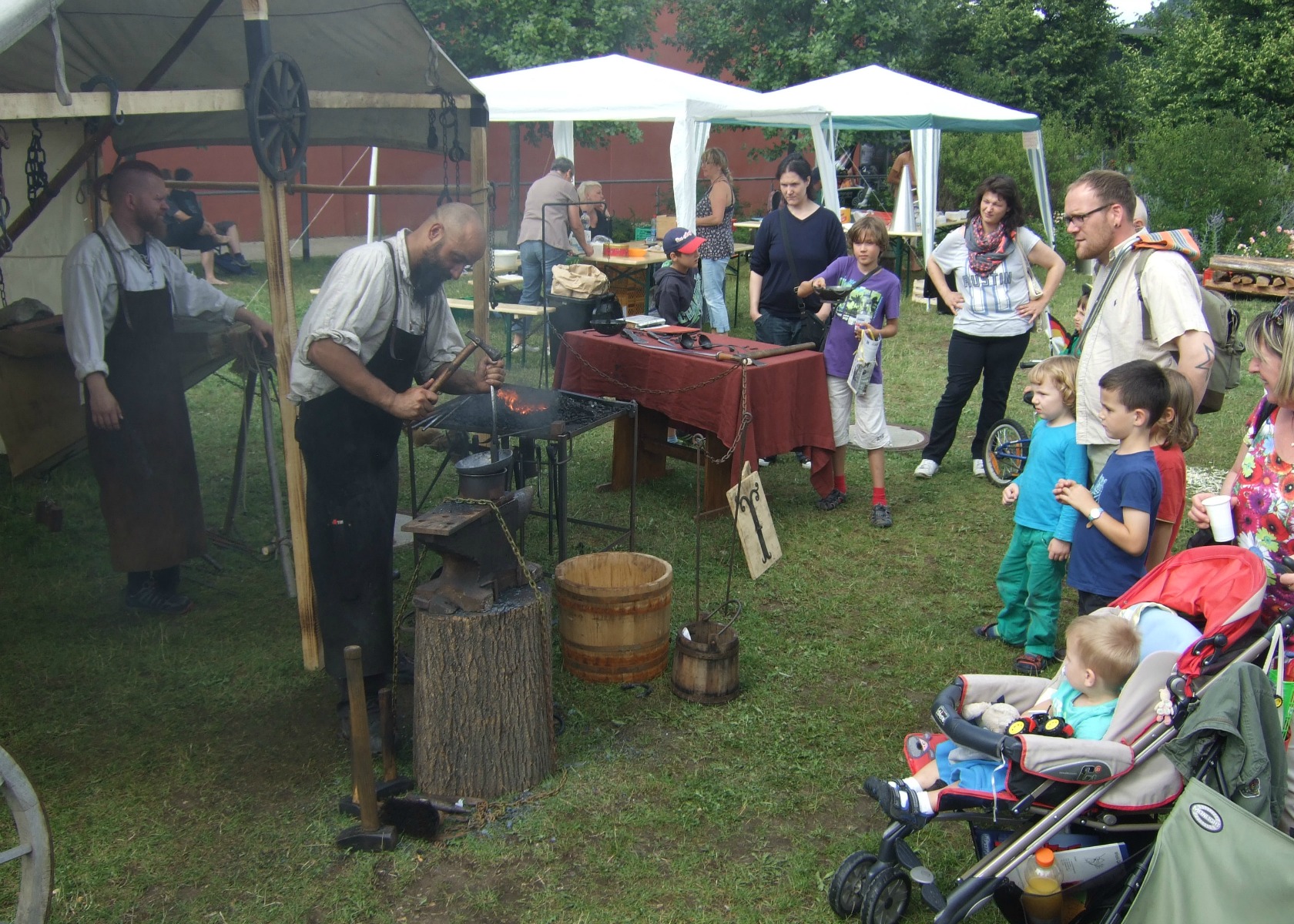 Jena Winzerla. 3. Kunst- und Holzwerkstatt