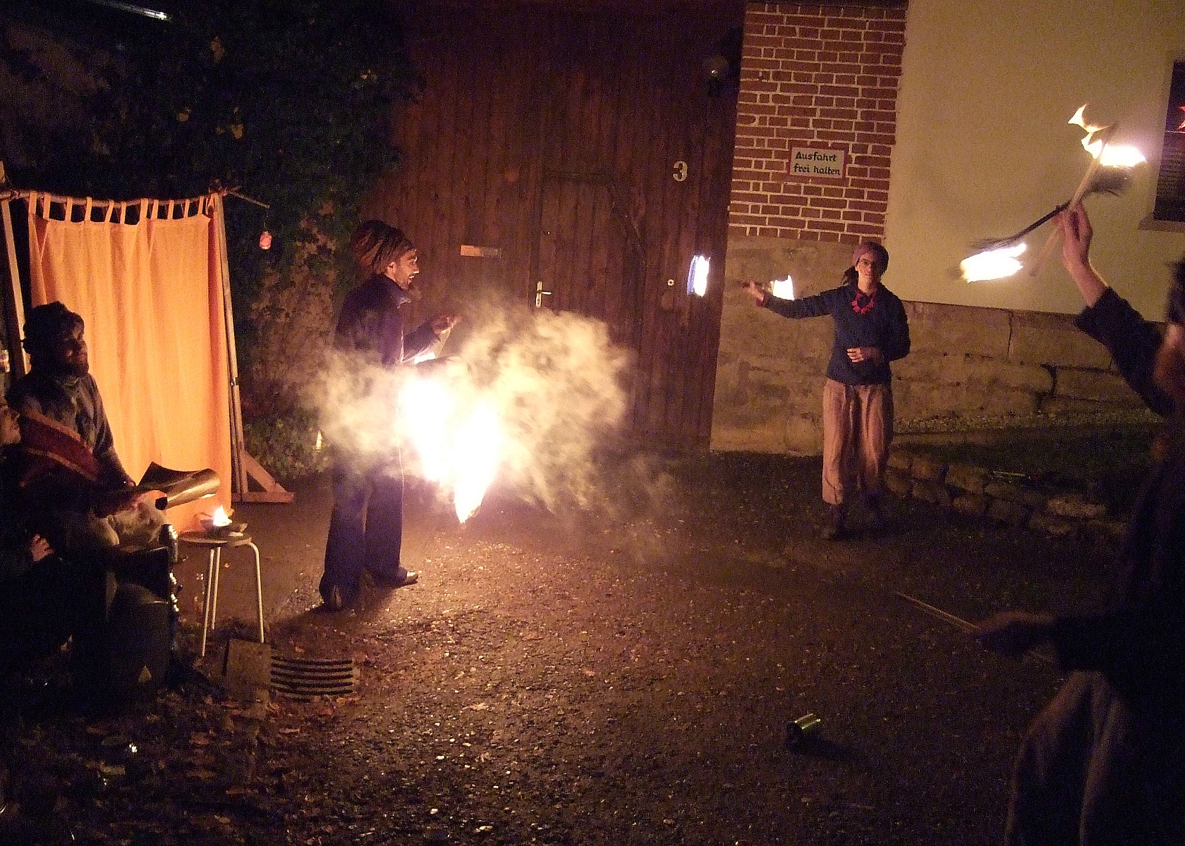 Jena Winzerla. 6. Nikolausmarkt Feuershow