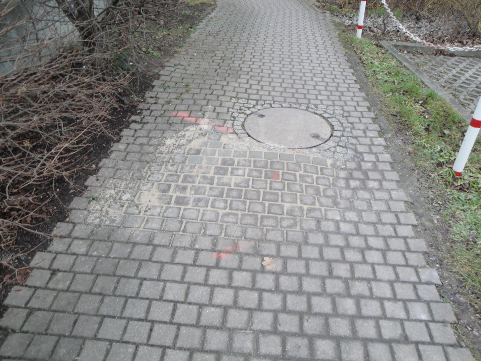 Jena Winzerla. Gehweg Steenbeck-Straße repariert