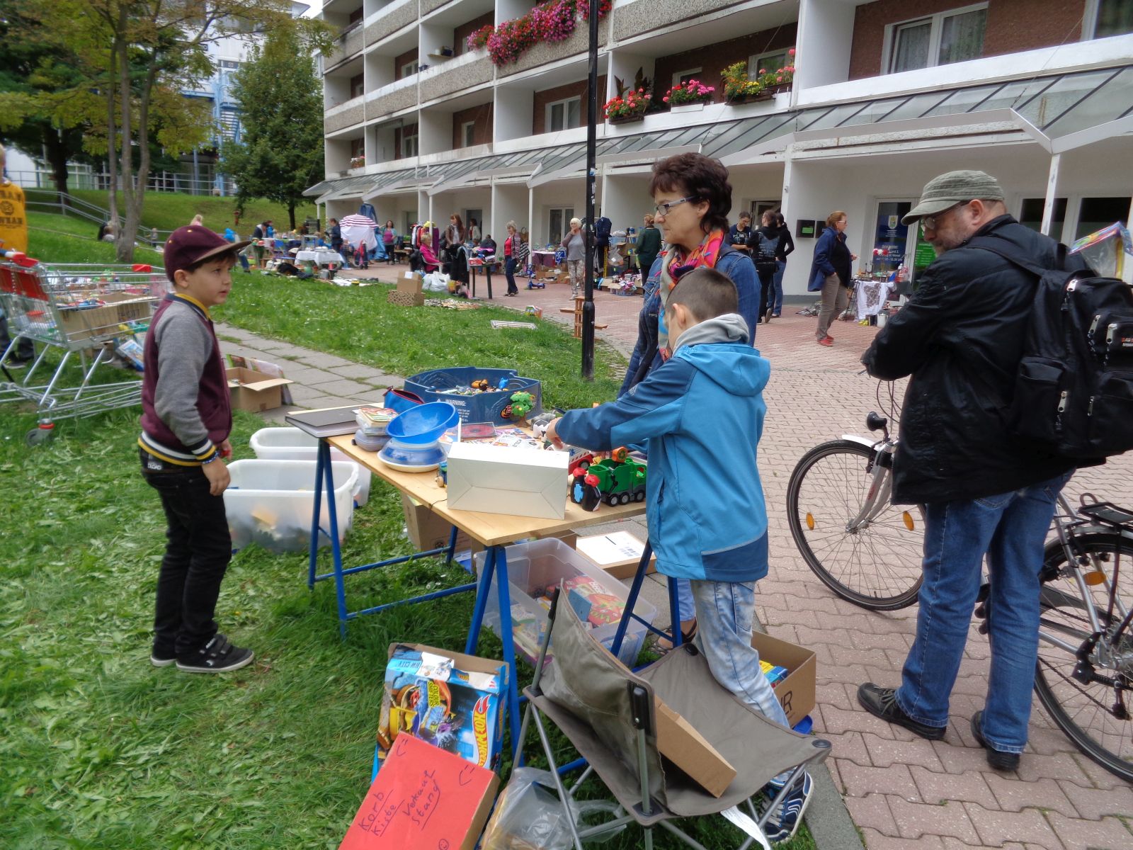 Jena Winzerla. 1. Flohmarkt