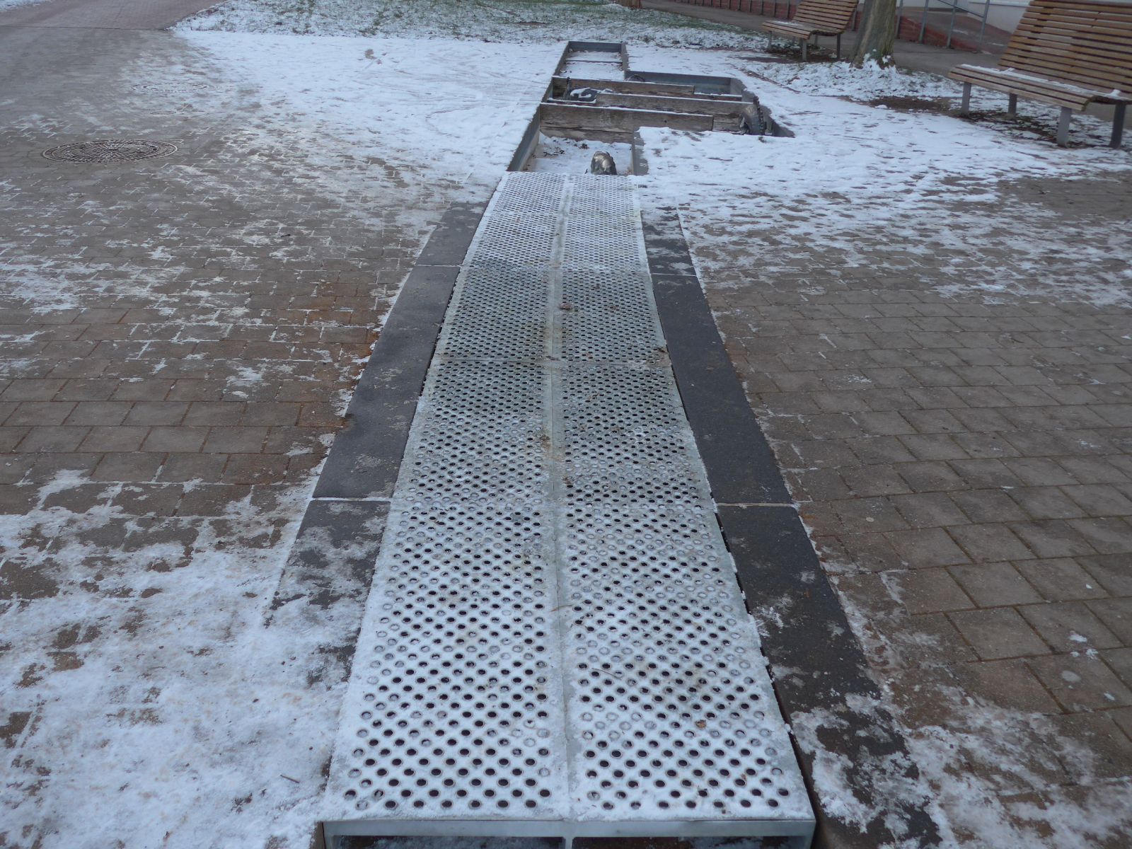 Jena Winzerla. Lochblech