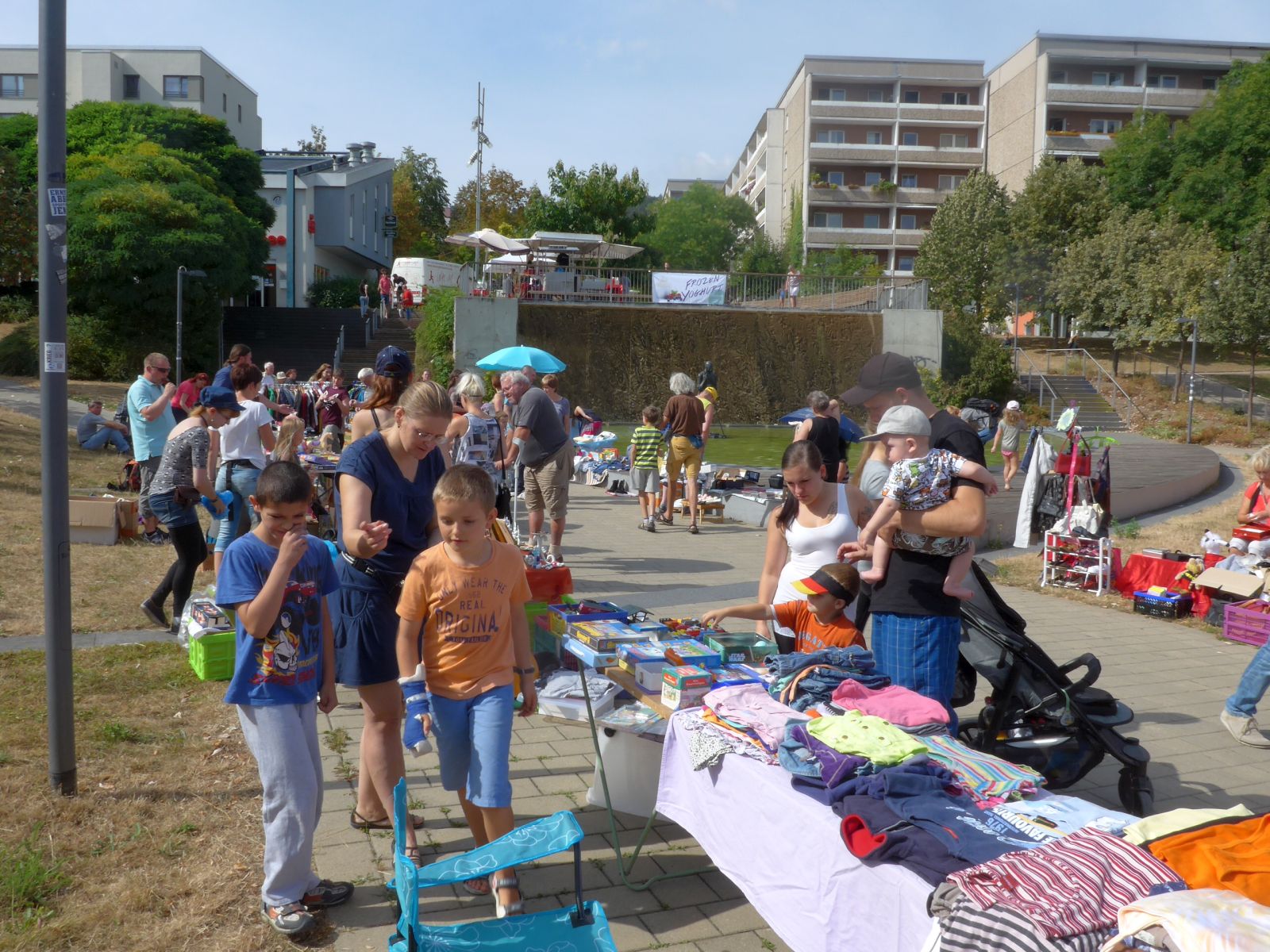 Jena Winzerla. 3 Trödelmarkt