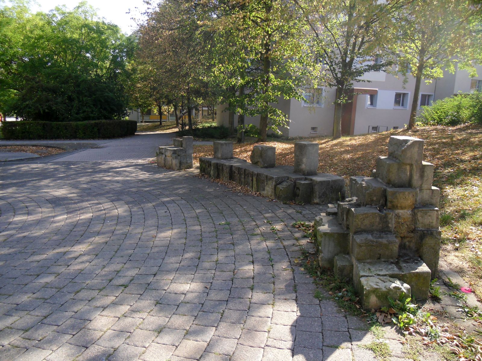 Jena Winzerla. Steinquader