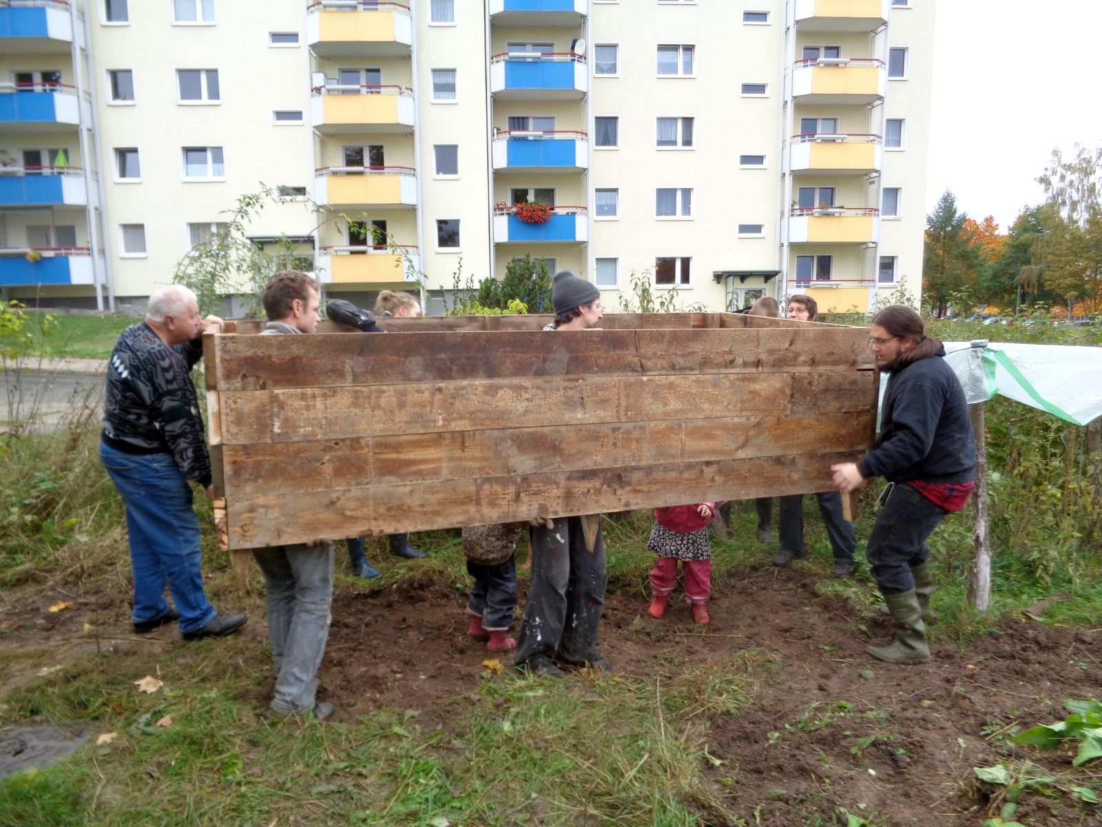Jena Winzerla. Hochbeetneubau