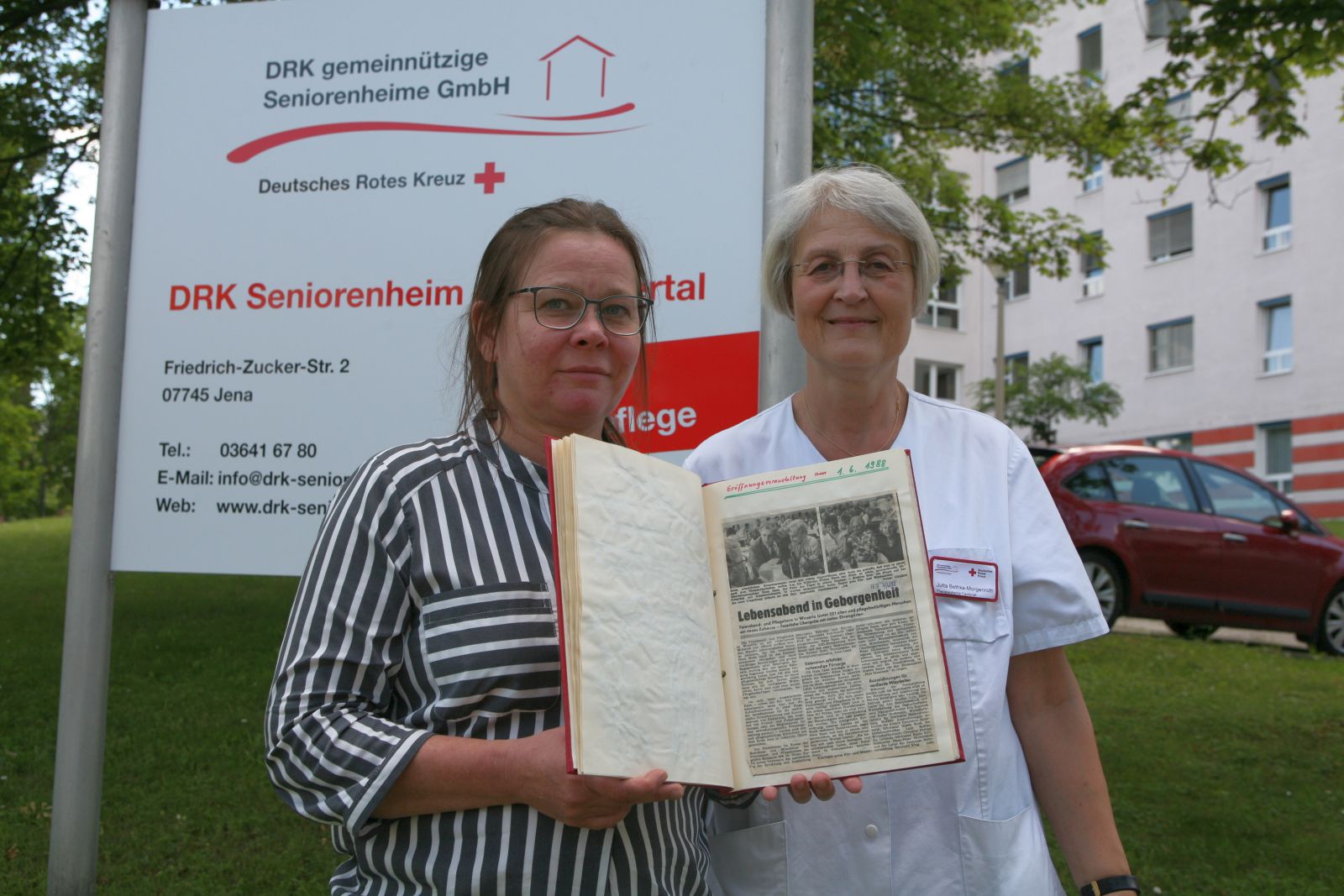 Jena Winzerla. Carolina Buska und Jutta Bethke-Morgenroth (v.l.)