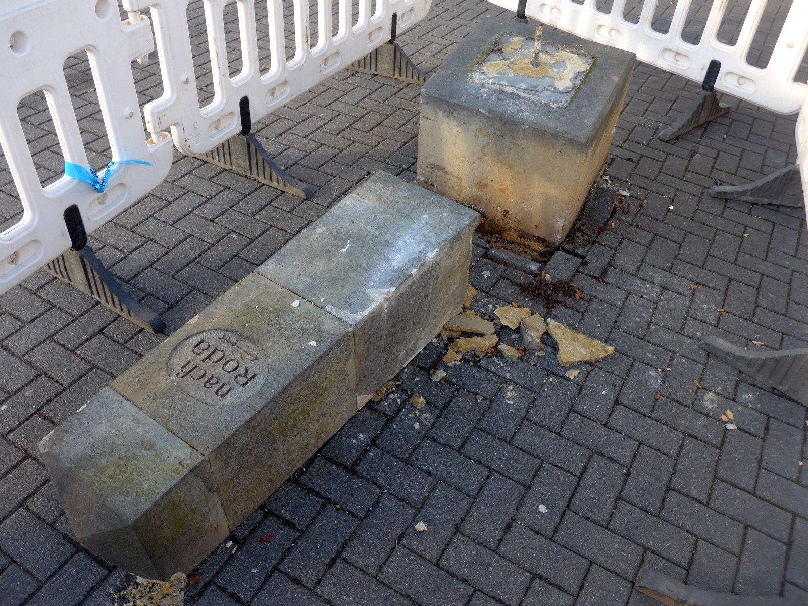 Jena Winzerla. Postsäule