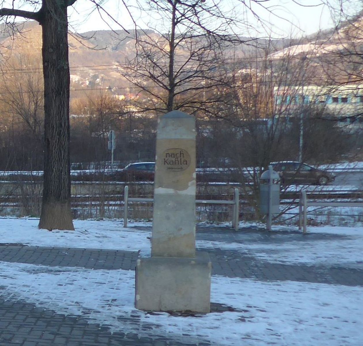 Jena Winzerla. Postsäule