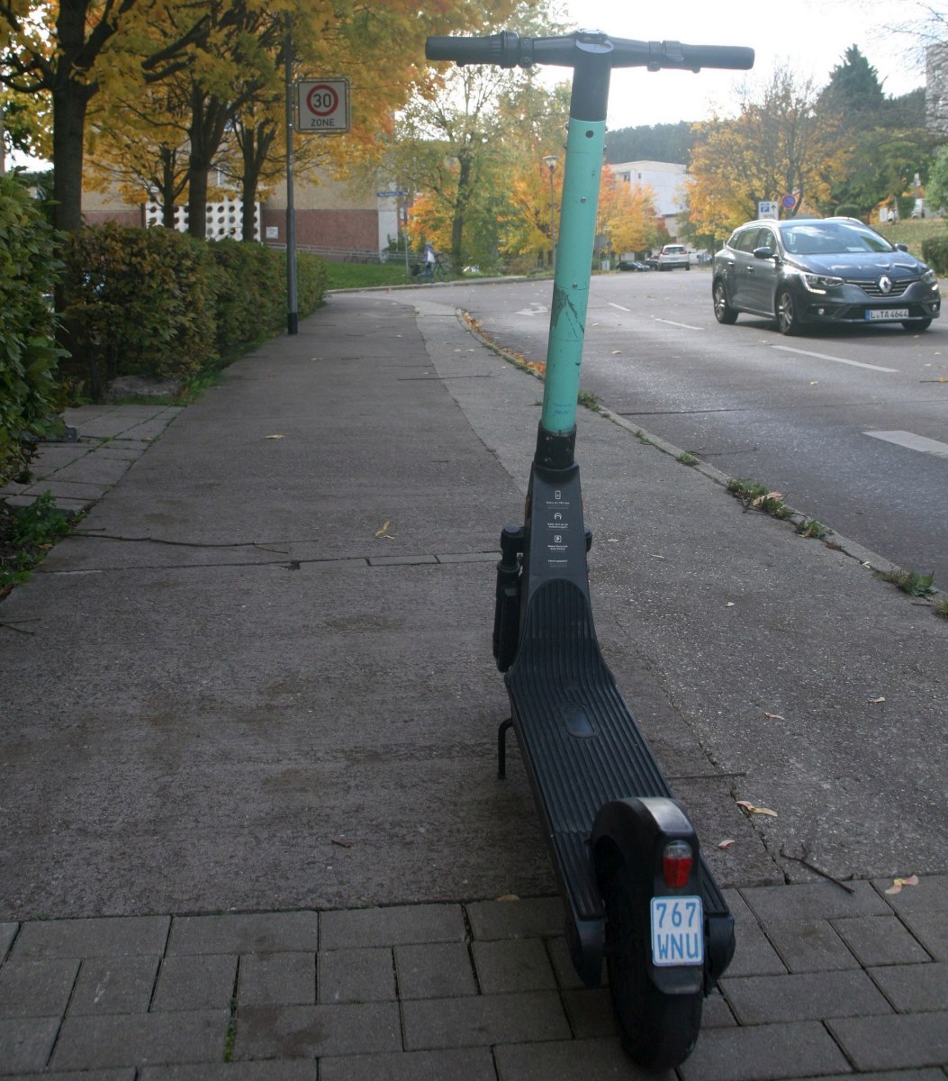 Jena Winzerla. E-Scooter